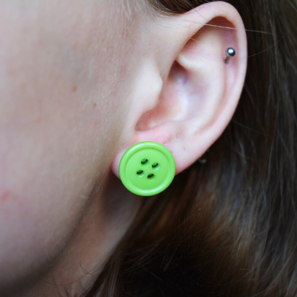 ❤️ Lime Green Button Stud Earrings - Picture 4 of 6